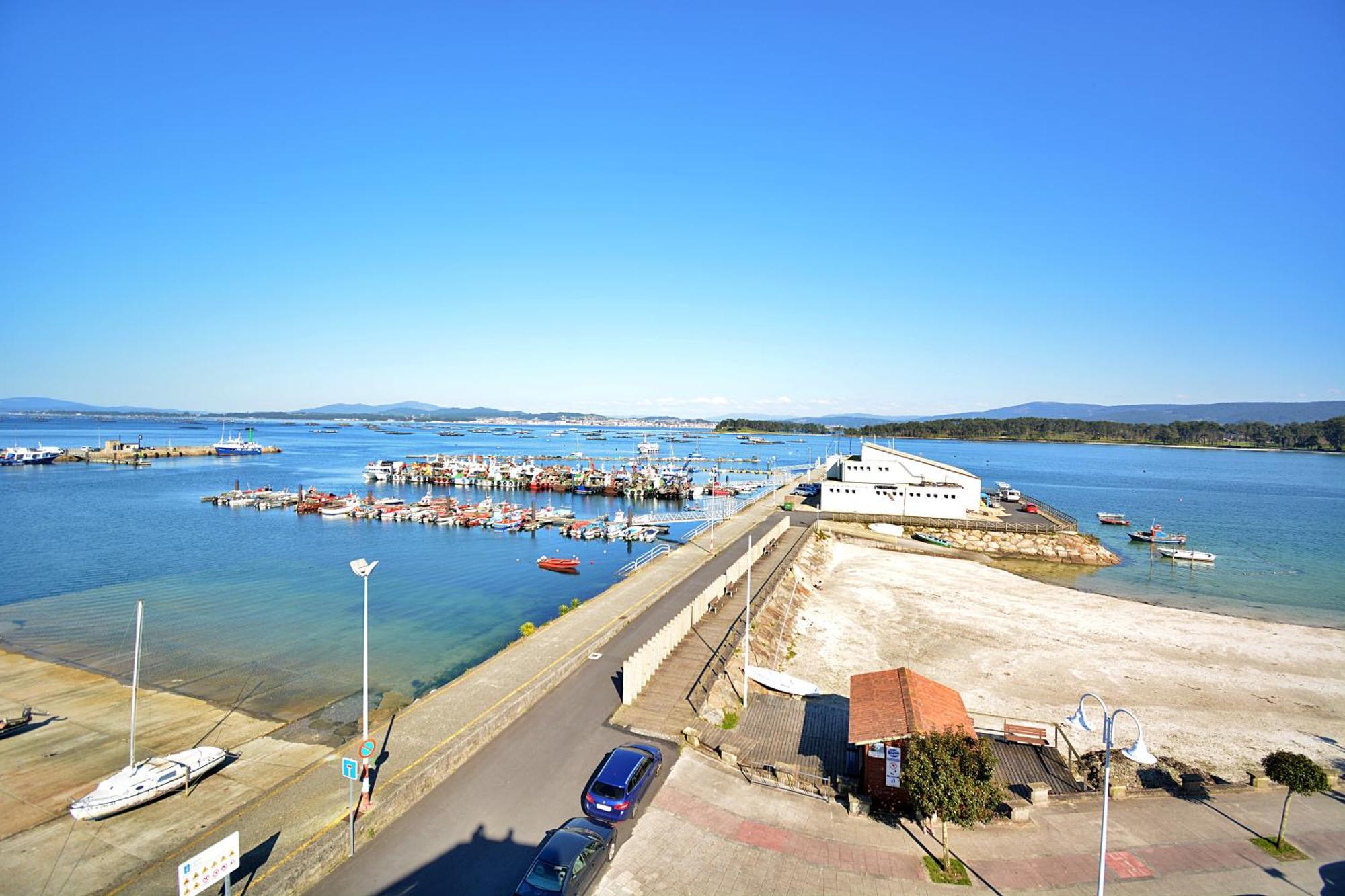 Apartamento Con Terraza Frente Al Mar En O Grove Bagian luar foto